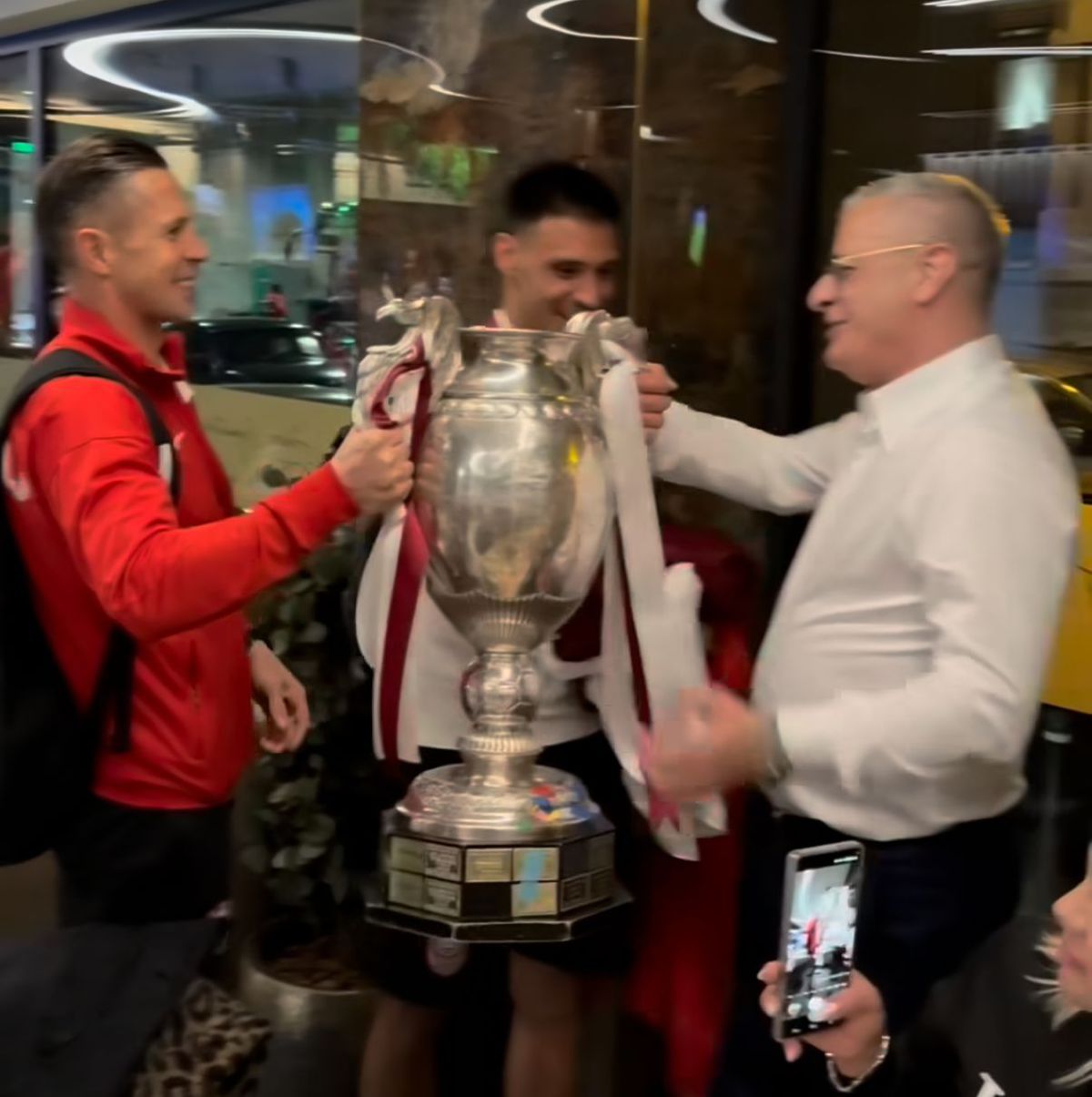 Nelutu Varga — Petrecere CFR Cluj după câștigarea Cupei României