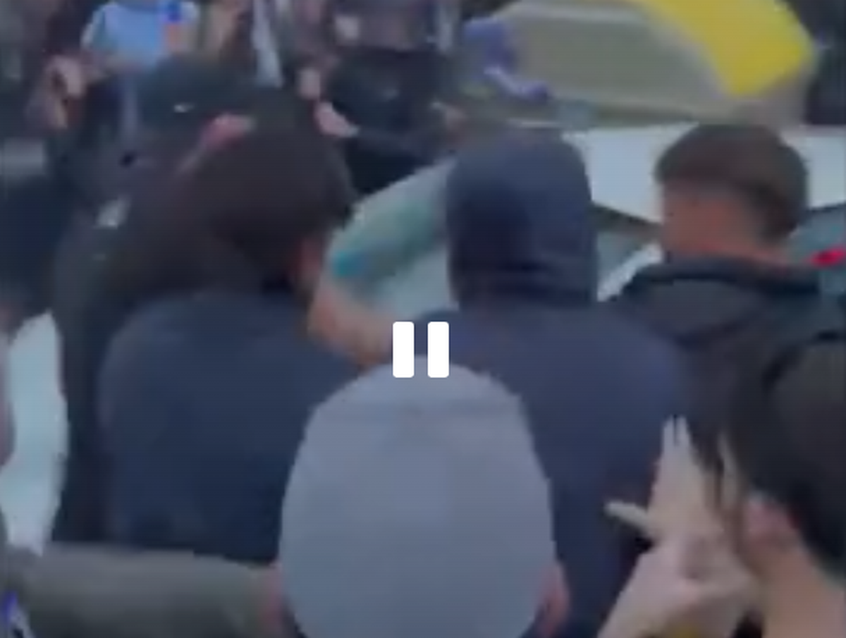 Scene șocante, înainte de Espanyol - Barcelona: a intrat cu mașina în mulțimea de suporteri, lângă stadion! Atenție, imagini cu puternic impact emoțional!