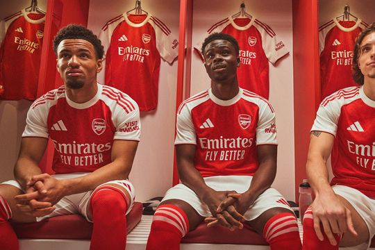 Arsenal și-a prezentat noul echipament
