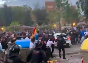 Scene șocante, înainte de Espanyol - Barcelona: a intrat cu mașina în mulțimea de suporteri, lângă stadion! Atenție, imagini cu puternic impact emoțional!