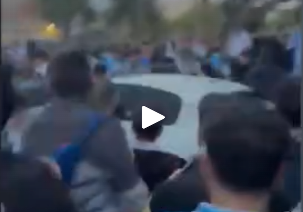 Scene șocante, înainte de Espanyol - Barcelona: a intrat cu mașina în mulțimea de suporteri, lângă stadion! Atenție, imagini cu puternic impact emoțional!