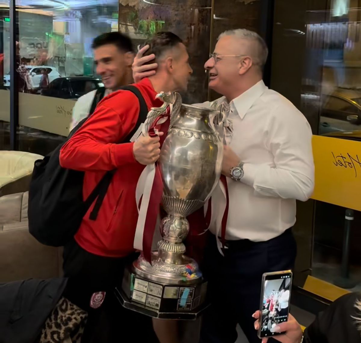 Nelutu Varga — Petrecere CFR Cluj după câștigarea Cupei României