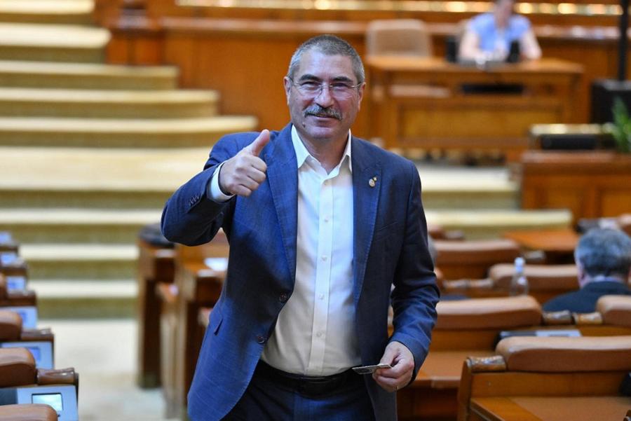 Președintele FR Box, atac la Dorel Simion după acuzațiile din investigația GSP: „Să-i transmiteți acest mesaj!” » Despre sportivul care reprezintă România, fără să fie naturalizat: „Care e problema?”