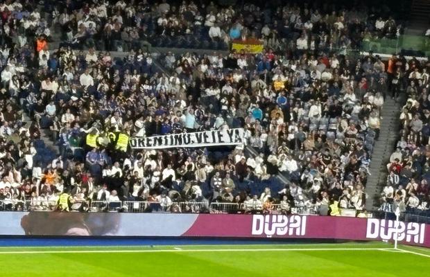Real Madrid face „curățenie” » Bannerele împotriva președintelui, confiscate!