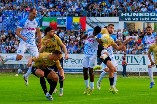 În direct la GSP Live, Ilie Poenaru a analizat echipele care urmează să urce în Superliga, cât și barajele de menținere/promovare