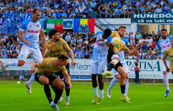 Cine promovează în Superliga, ce urmează la baraje: „Ei sunt cei mai buni din Liga a 2-a!”