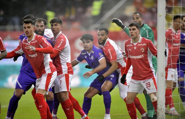 Dinamo l-a convins » Fotbalistul a semnat: perioada contractului