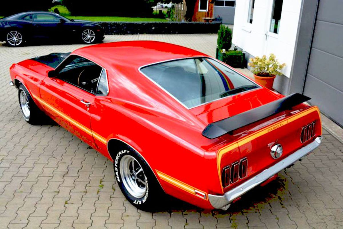 Distrus de Gigi Becali, indezirabilul de la FCSB „rupe” asfaltul în afara terenului