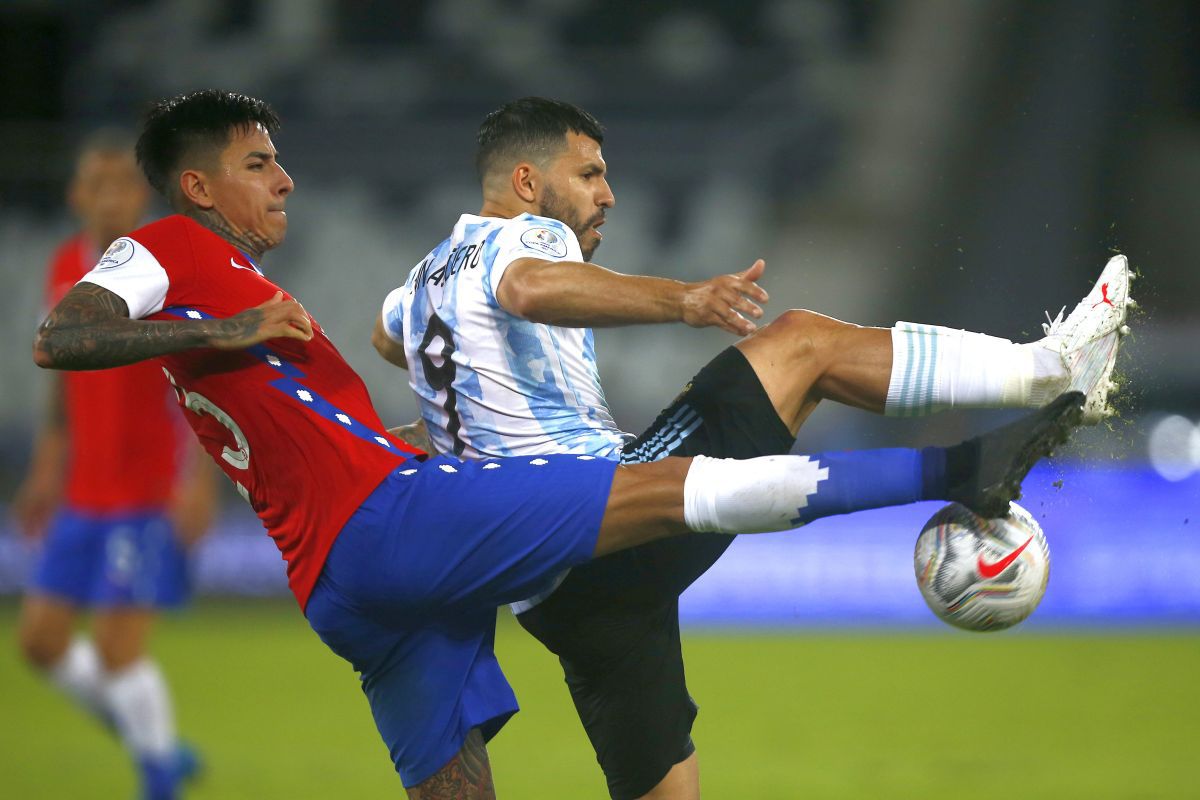 Argentina - Chile 1-1 + omagiu pentru Diego Armando Maradona