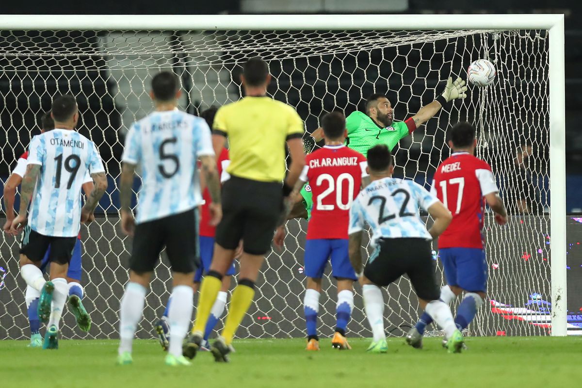 Argentina - Chile 1-1 + omagiu pentru Diego Armando Maradona