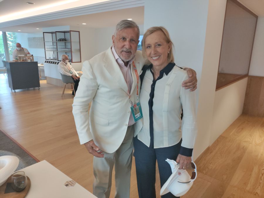 Întâlnire cu Martina Navratilova, dublă câștigătoare la Paris FOTO Cristian Geambașu Interviu spectaculos realizat de Cristian Geambașu la Paris cu Ilie Năstase pe aleile din complexul de la Porte d'Auteuil: „În ‘68 am ajuns cu autobuzul la Roland Garros”