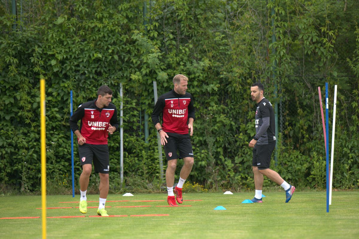 Dinamo s-a reunit, problemele continuă: doi „grei” și-au depus memorii + echipa a rămas fără doctor!