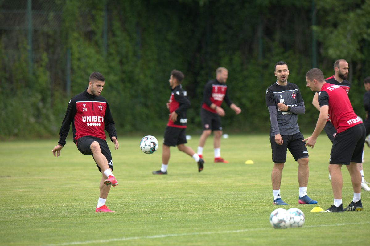 Dinamo s-a reunit, problemele continuă: doi „grei” și-au depus memorii + echipa a rămas fără doctor!