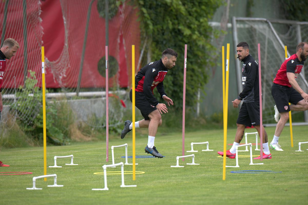 Dinamo s-a reunit, problemele continuă: doi „grei” și-au depus memorii + echipa a rămas fără doctor!