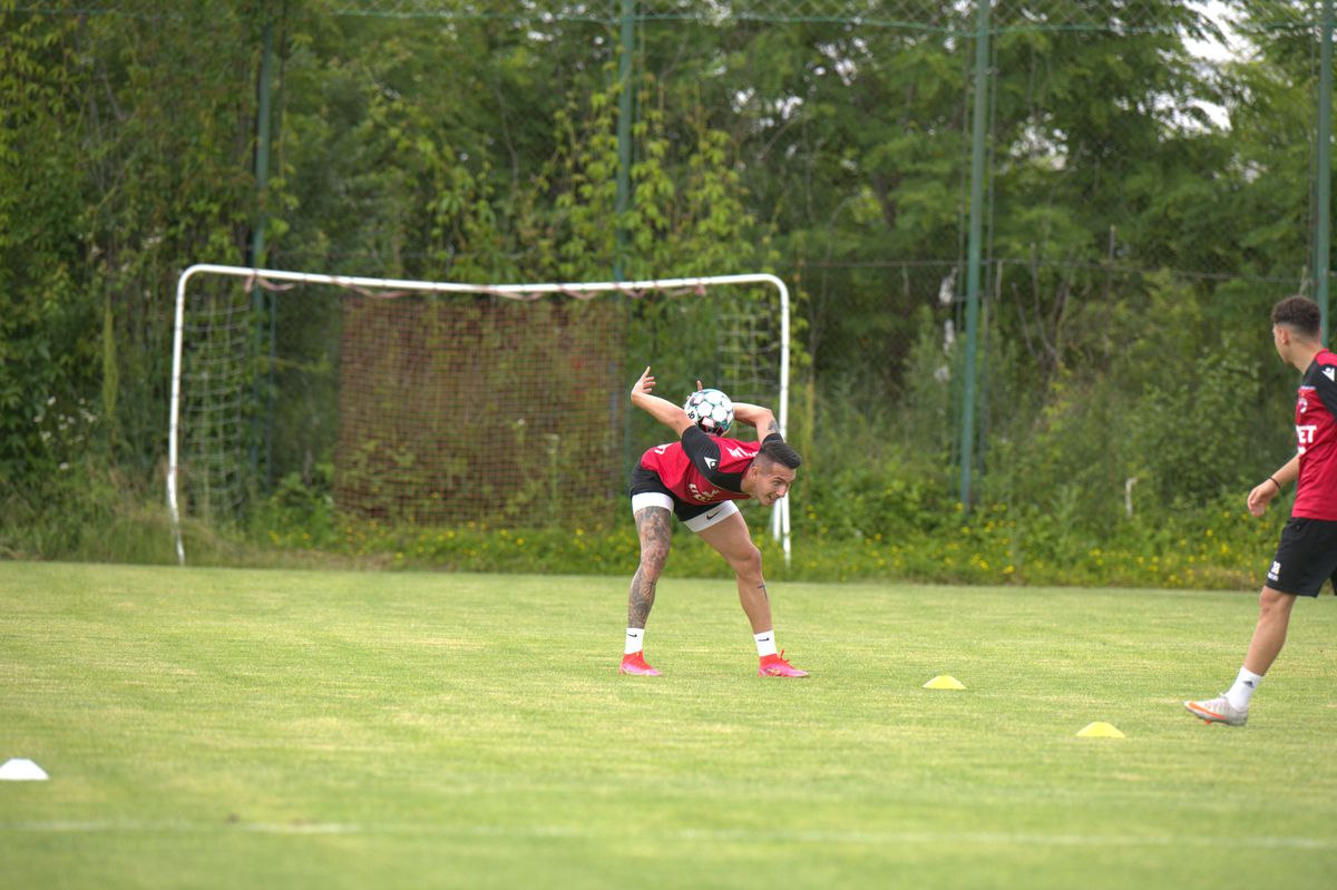 Dinamo s-a reunit, problemele continuă: doi „grei” și-au depus memorii + echipa a rămas fără doctor!