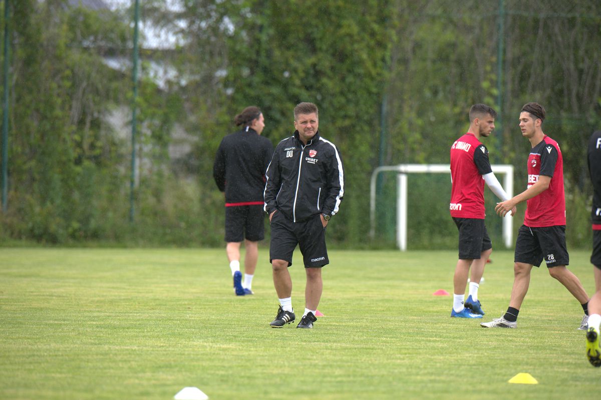 Dinamo s-a reunit, problemele continuă: doi „grei” și-au depus memorii + echipa a rămas fără doctor!