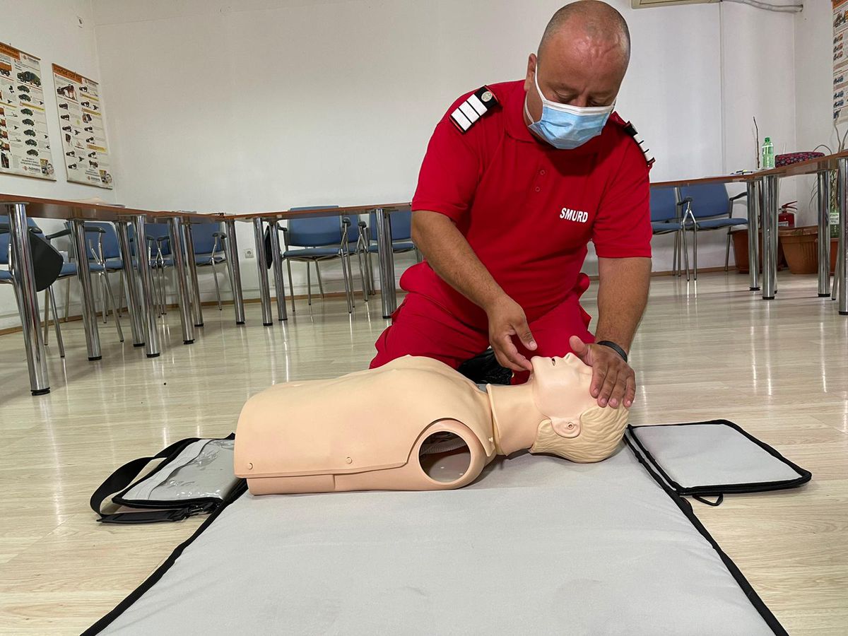 După cazul Christian Eriksen, GSP a apelat la ISU pentru un exercițiu practic: așa se intervine rapid și eficient în cazul unui stop cardio-respirator