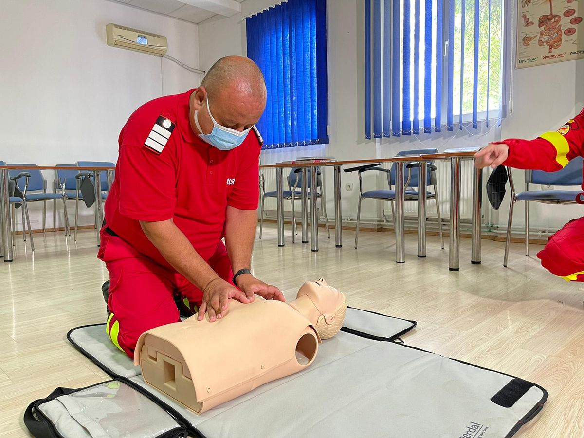 După cazul Christian Eriksen, GSP a apelat la ISU pentru un exercițiu practic: așa se intervine rapid și eficient în cazul unui stop cardio-respirator