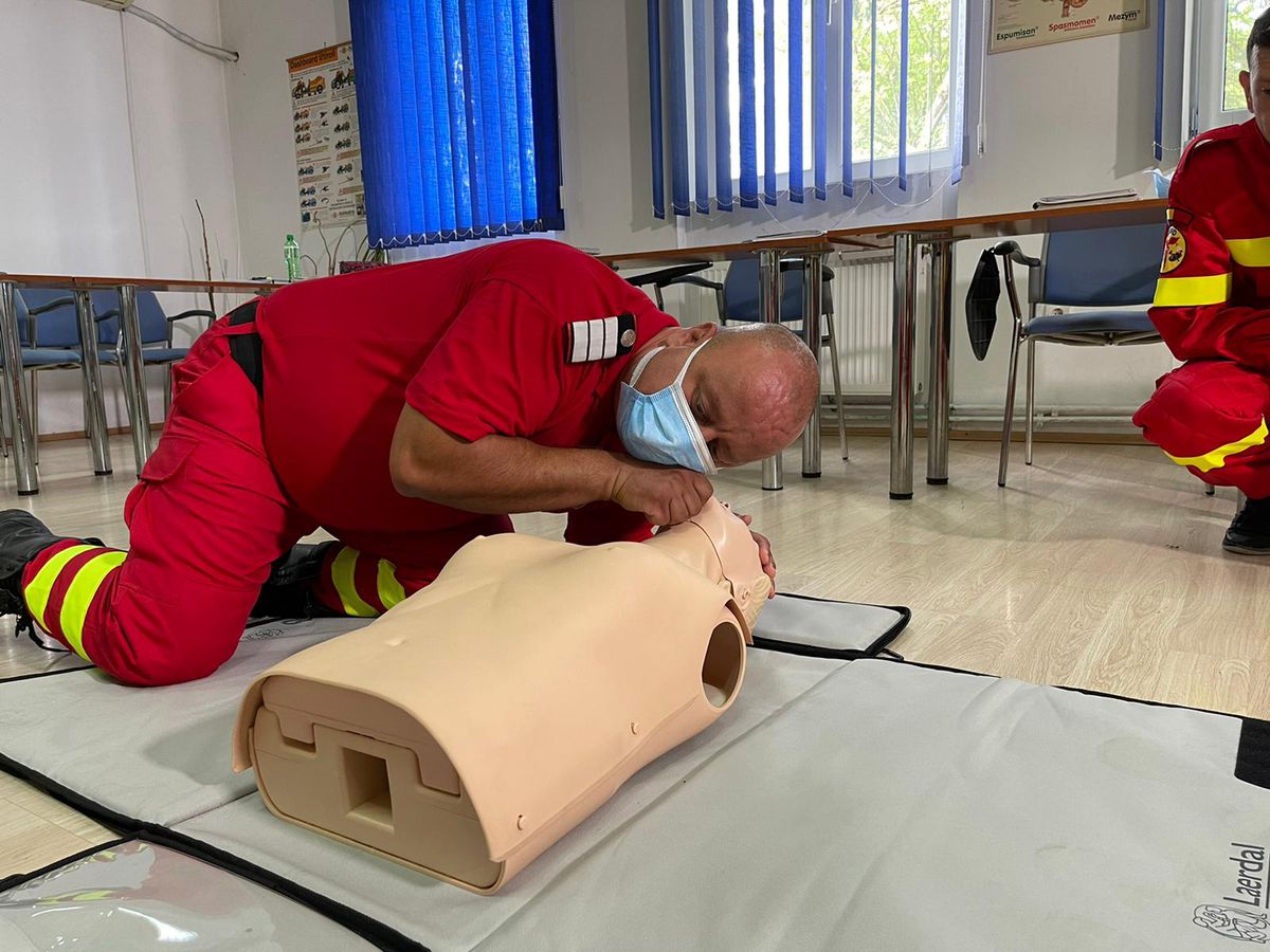 După cazul Christian Eriksen, GSP a apelat la ISU pentru un exercițiu practic: așa se intervine rapid și eficient în cazul unui stop cardio-respirator