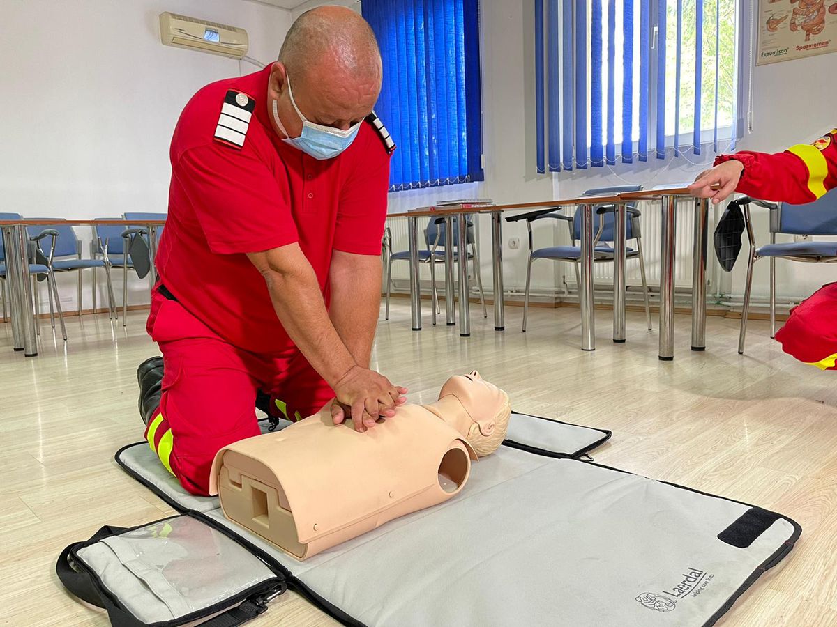 După cazul Christian Eriksen, GSP a apelat la ISU pentru un exercițiu practic: așa se intervine rapid și eficient în cazul unui stop cardio-respirator