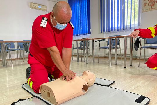 Așa se intervine rapid și eficient în cazul unui stop cardio-respirator