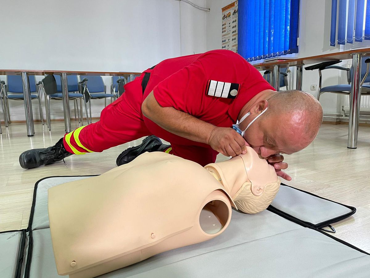 După cazul Christian Eriksen, GSP a apelat la ISU pentru un exercițiu practic: așa se intervine rapid și eficient în cazul unui stop cardio-respirator