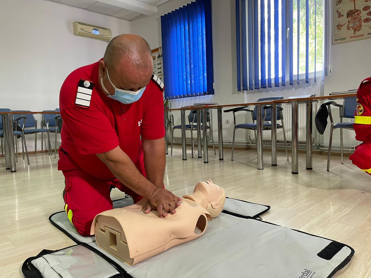 După cazul Christian Eriksen, GSP a apelat la ISU pentru un exercițiu practic: așa se intervine rapid și eficient în cazul unui stop cardio-respirator