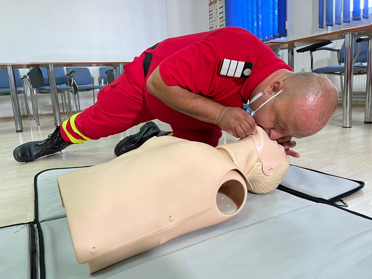 După cazul Christian Eriksen, GSP a apelat la ISU pentru un exercițiu practic: așa se intervine rapid și eficient în cazul unui stop cardio-respirator