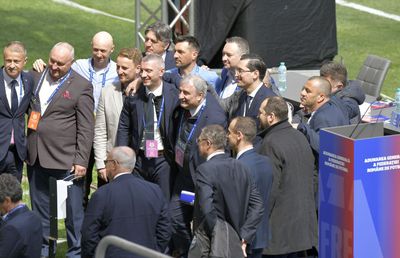 Postare agresivă a unui fost internațional: „Rușine, voi ne-ați adus aici! V-ați bucurat la o «friptură» și l-ați votat pe Burleanu!”