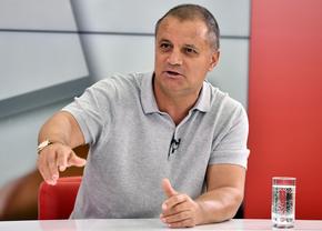 Costel Orac, povești inedite la „Prietenii lui Ovidiu”: „Luam bătaie mare de la mama! Săream pe geam să merg la fotbal”