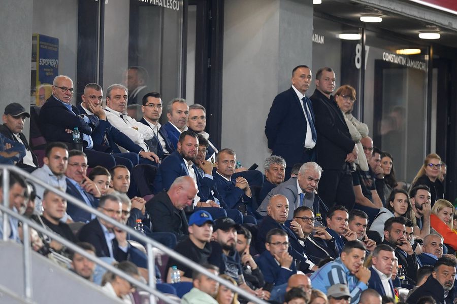 Răzvan Burleanu și ceilalți oficiali FRF, foto: Imago Și acum încotro, burtoșilor de la FRF?
