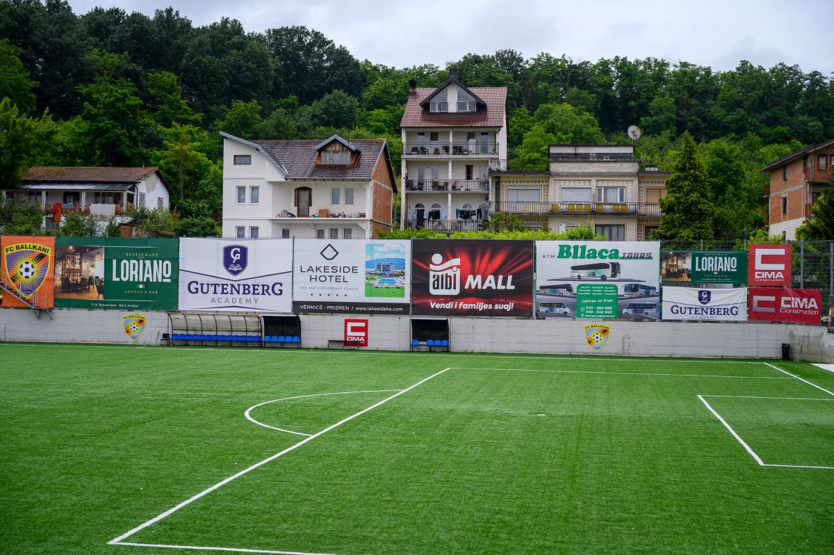 Stadionul lui FC Ballkani din Suhareka, Kosovo (foto: Raed Krishan/GSP)