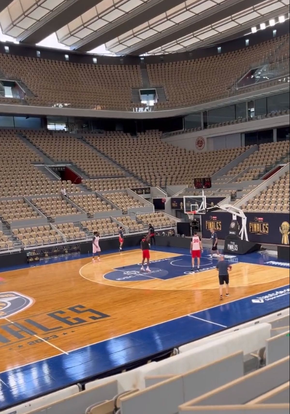 Transformare fabuloasă în 4 zile » Cum arată acum arena „Philippe-Chatrier”, gata să găzduiască finala unui alt sport! 15.000 de bilete vândute în câteva ore