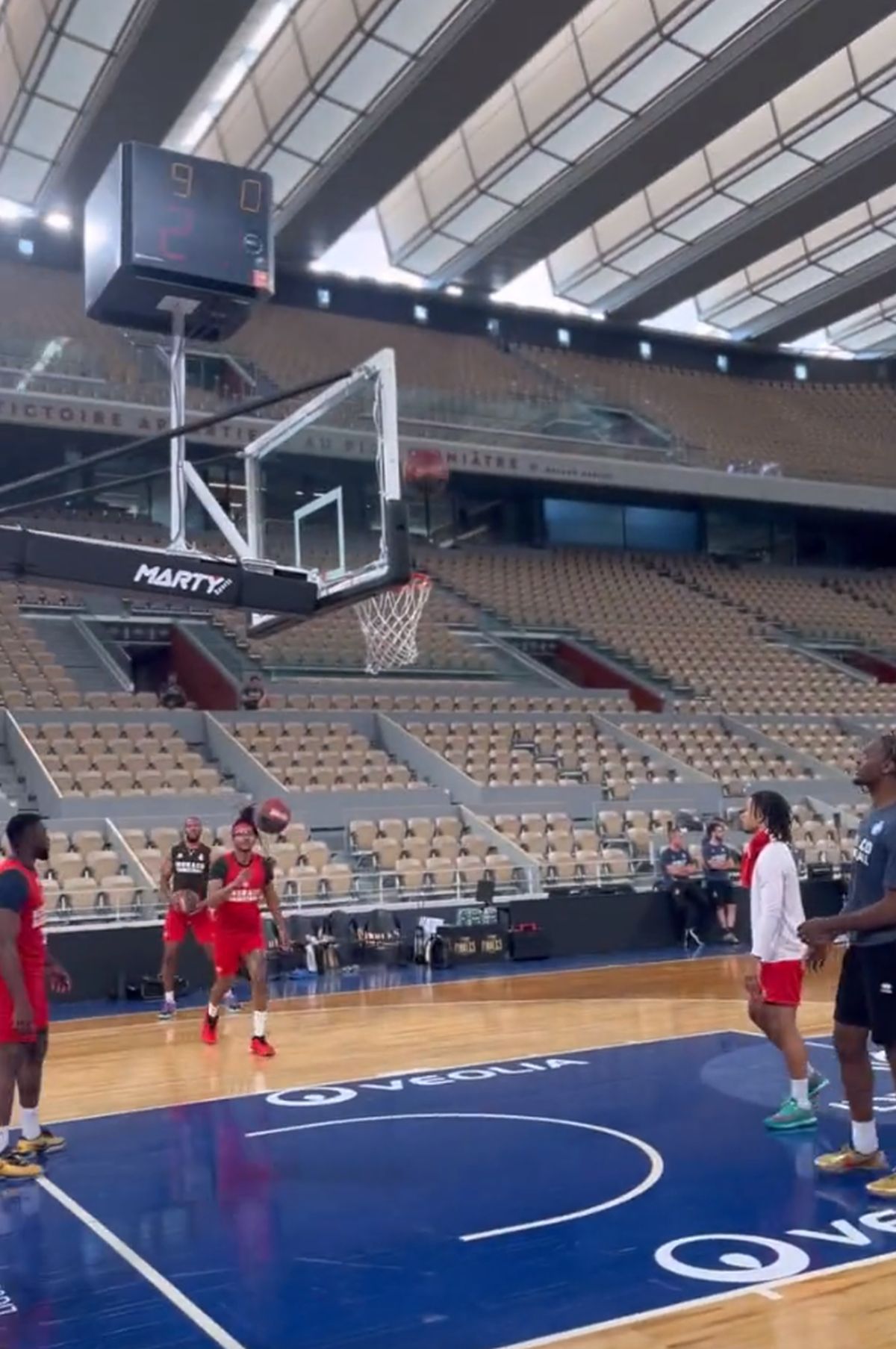 Transformare fabuloasă în 4 zile » Cum arată acum arena „Philippe-Chatrier”, gata să găzduiască finala unui alt sport! 15.000 de bilete vândute în câteva ore