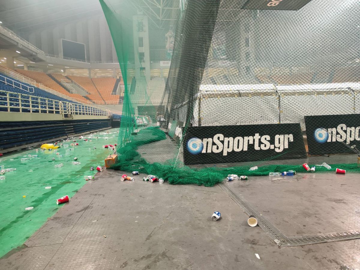 Haos la finala campionatului dintre Panathinaikos și Olympiakos! Fanii gazdelor n-au mai suportat umilința » Colosala OAKA Arena arată ca după război + titlul s-a dat la „masa verde”