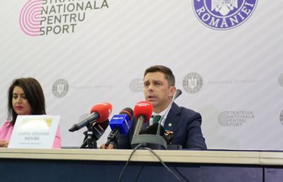 Eduard Novak o „înțeapă” pe Elisabeta Lipă: „Să mă aștepte la aeroport”