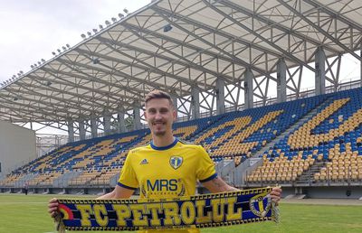 Petrolul a perfectat două transferuri » Un fost fundaș de la CS Mioveni și un portar legitimat 10 ani la Genoa