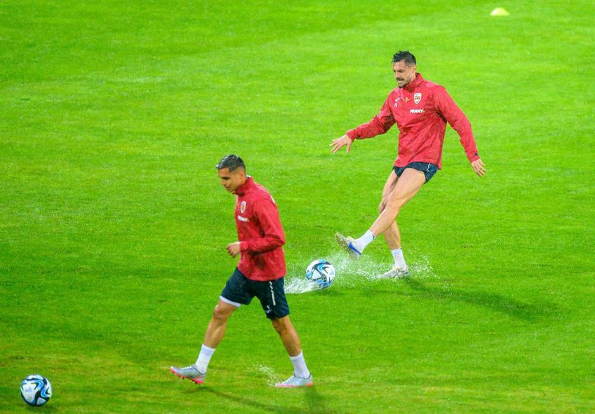 Antrenamentul oficial al „tricolorilor” lui Edi Iordănescu, înainte de Kosovo - România, a fost amânat timp de 15 minute din cauza unei ploi torențiale.