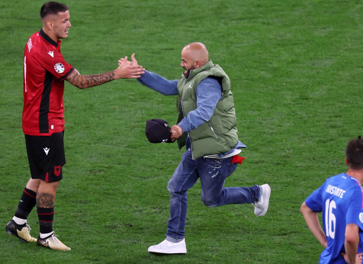 Imaginile pe care televiziunile și UEFA le-au vrut interzise! Ce s-a întâmplat pe teren, în prelungirile de la Italia - Albania