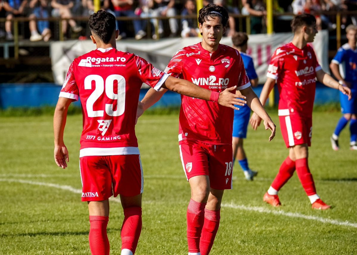 Amical Dinamo - Olimpic Zărnești / imagini de la amicalul de pe stadionul „Celuloza”