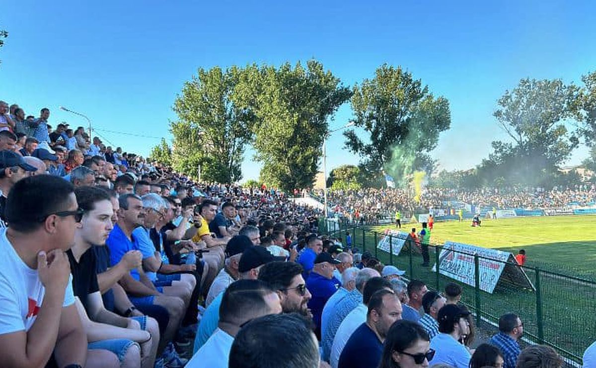 Imagini de colecție la Focșani, după victoria memorabilă cu CS Dinamo! Mii de fani, în extaz după promovarea în Liga 2