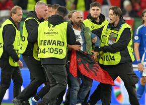Imaginile pe care televiziunile și UEFA le-au vrut interzise! Ce s-a întâmplat pe teren, în prelungirile de la Italia - Albania
