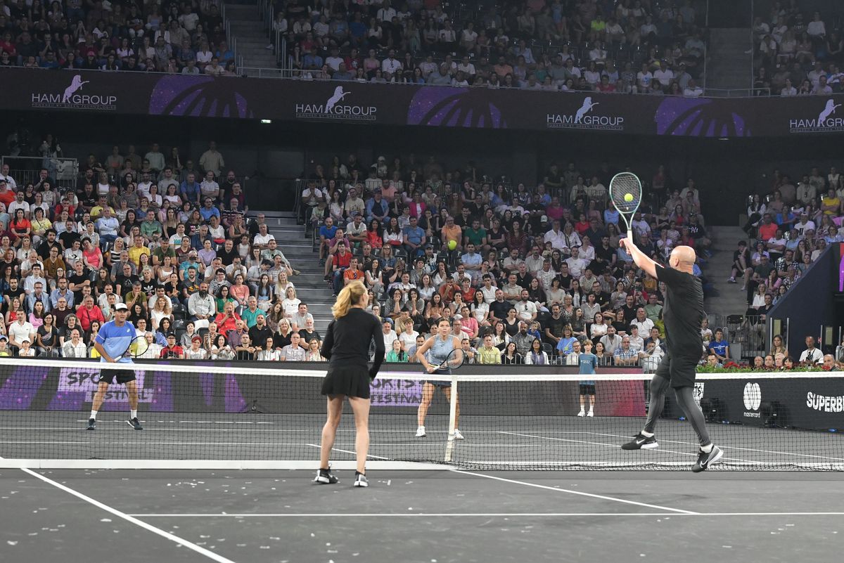 Steffi Graf şi Andre Agassi au venit în România pentru meciul cu Simona Halep