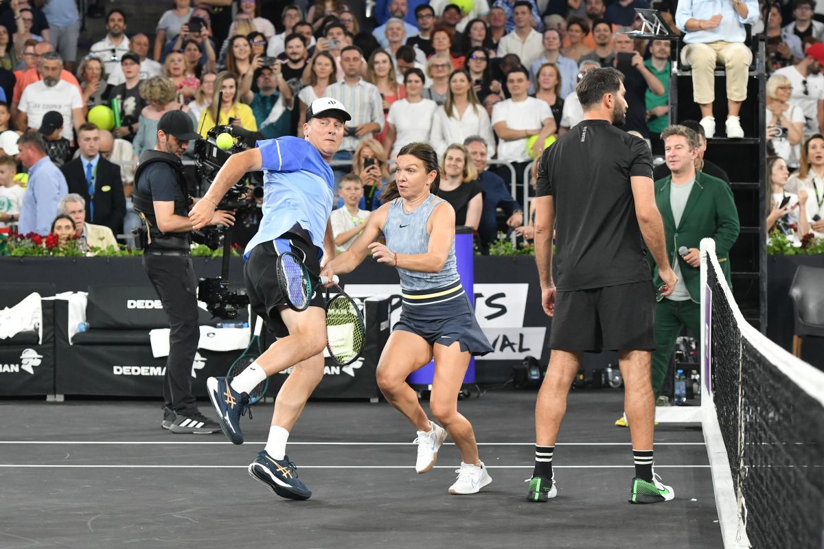 Steffi Graf şi Andre Agassi au venit în România pentru meciul cu Simona Halep