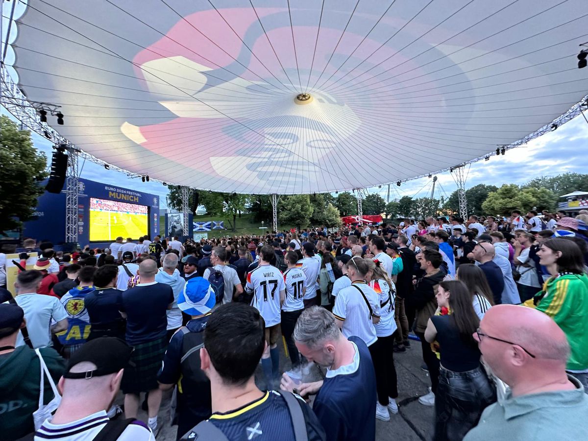 Meci Fan Zone la Munchen - atmosfera memorabila