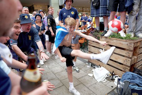Scoțieni de toate vârstele s-au bucurat de momentele petrecute împreună în Marienplatz // foto: Guliver/gettyimages