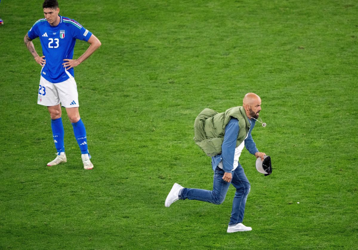 Imaginile pe care televiziunile și UEFA le-au vrut interzise! Ce s-a întâmplat pe teren, în prelungirile de la Italia - Albania