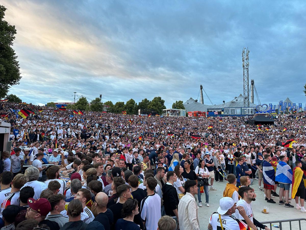 Meci Fan Zone la Munchen - atmosfera memorabila