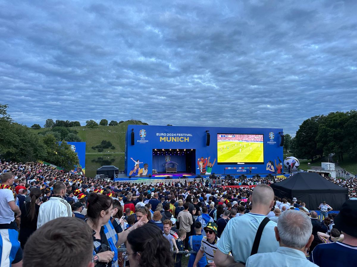 Meci Fan Zone la Munchen - atmosfera memorabila