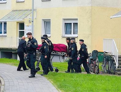 Doi morți! » Primul incident grav în Germania: fani înjunghiați, atacatorul împușcat de poliție
